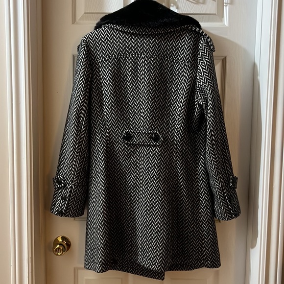 Wool Blend Double Breasted Herringbone Coat w Faux Fur Collar Black White - Picture 6 of 8